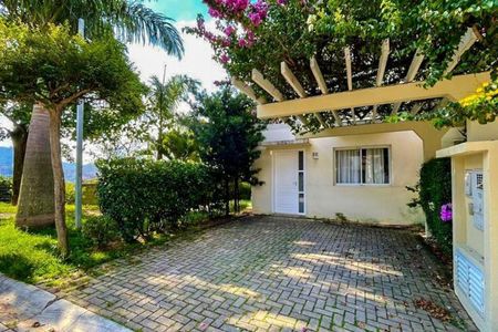 Casa à venda com 96m², 3 quartos e 2 vagas