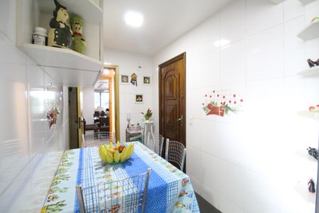 Apartamento à venda com 280m², 4 quartos e 2 vagasCozinha