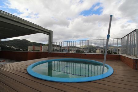 Apartamento à venda com 280m², 4 quartos e 2 vagasTerraço - Piscina