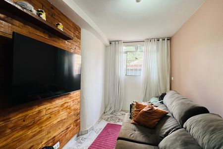 Casa à venda com 155m², 4 quartos e 2 vagas Casa à venda com 155m², 4 quartos e 2 vagasSala - Casa 2