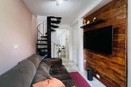 Casa à venda com 155m², 4 quartos e 2 vagas Casa à venda com 155m², 4 quartos e 2 vagasSala- Casa 2