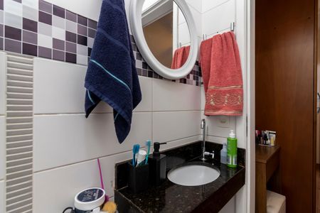 Casa de condomínio à venda com 60m², 2 quartos e 1 vaga Casa de condomínio à venda com 60m², 2 quartos e 1 vagaBanheiro da Suíte 1