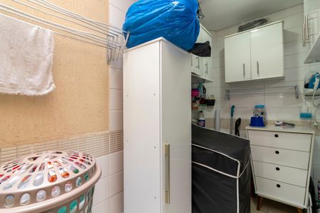 Casa de condomínio à venda com 60m², 2 quartos e 1 vaga Casa de condomínio à venda com 60m², 2 quartos e 1 vagaÁrea de Serviço