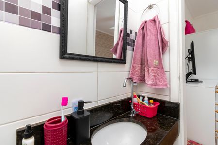 Casa de condomínio à venda com 60m², 2 quartos e 1 vaga Casa de condomínio à venda com 60m², 2 quartos e 1 vagaBanheiro da Suíte 2