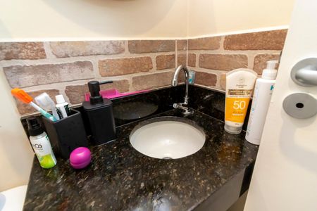 Casa de condomínio à venda com 60m², 2 quartos e 1 vaga Casa de condomínio à venda com 60m², 2 quartos e 1 vagaLavabo