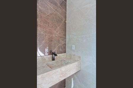 Casa à venda com 146m², 2 quartos e 4 vagas Casa à venda com 146m², 2 quartos e 4 vagasBanheiro da Suíte 1