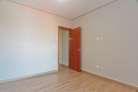 Casa à venda com 146m², 2 quartos e 4 vagas Casa à venda com 146m², 2 quartos e 4 vagasSuíte 2
