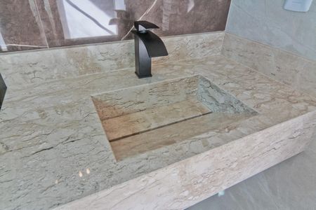 Casa à venda com 146m², 2 quartos e 4 vagas Casa à venda com 146m², 2 quartos e 4 vagasBanheiro da Suíte 1