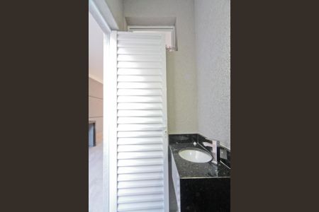 Casa à venda com 146m², 2 quartos e 4 vagas Casa à venda com 146m², 2 quartos e 4 vagasBanheiro de Serviço