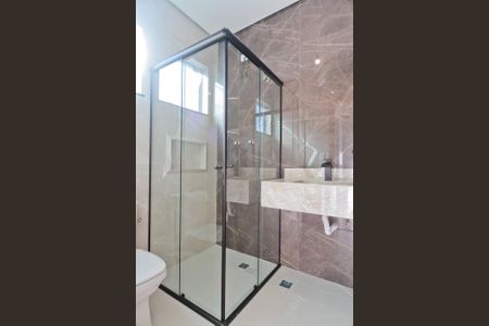 Casa à venda com 146m², 2 quartos e 4 vagas Casa à venda com 146m², 2 quartos e 4 vagasBanheiro da Suíte 1