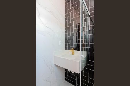 Casa à venda com 146m², 2 quartos e 4 vagas Casa à venda com 146m², 2 quartos e 4 vagasBanheiro da Suíte 2