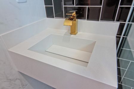 Casa à venda com 146m², 2 quartos e 4 vagas Casa à venda com 146m², 2 quartos e 4 vagasBanheiro da Suíte 2