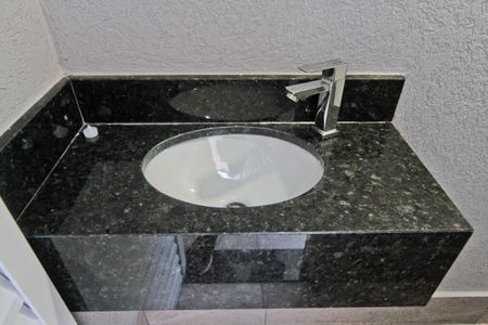 Casa à venda com 146m², 2 quartos e 4 vagas Casa à venda com 146m², 2 quartos e 4 vagasBanheiro de Serviço