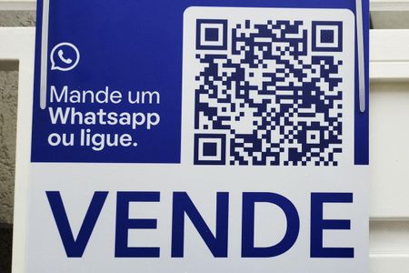 Casa à venda com 146m², 2 quartos e 4 vagas Casa à venda com 146m², 2 quartos e 4 vagasFachada