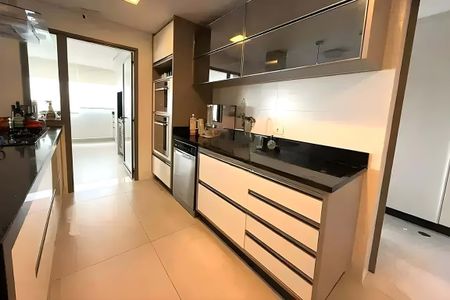Apartamento à venda com 173m², 4 quartos e 3 vagas