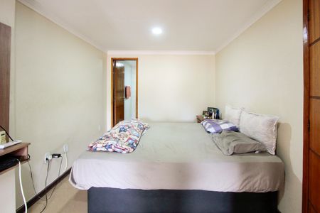 Casa de condomínio à venda com 200m², 4 quartos e 2 vagas Casa de condomínio à venda com 200m², 4 quartos e 2 vagasQuarto 1 suíte