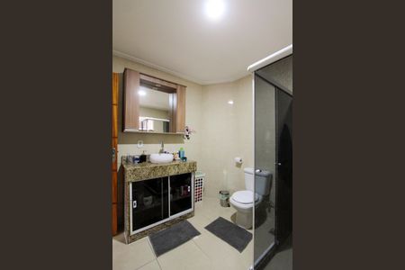 Casa de condomínio à venda com 200m², 4 quartos e 2 vagas Casa de condomínio à venda com 200m², 4 quartos e 2 vagasBanheiro Quarto 4 suíte