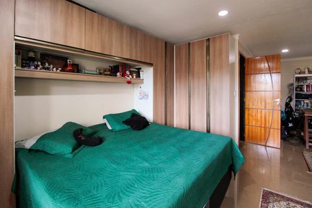 Casa de condomínio à venda com 200m², 4 quartos e 2 vagas Casa de condomínio à venda com 200m², 4 quartos e 2 vagasQuarto 3 suíte