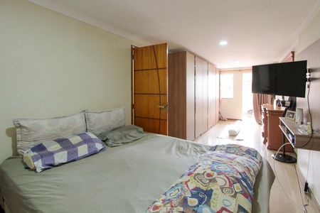 Casa de condomínio à venda com 200m², 4 quartos e 2 vagas Casa de condomínio à venda com 200m², 4 quartos e 2 vagasQuarto 1 suíte