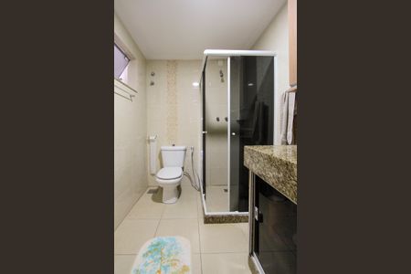 Casa de condomínio à venda com 200m², 4 quartos e 2 vagas Casa de condomínio à venda com 200m², 4 quartos e 2 vagasBanheiro Quarto 2 suíte