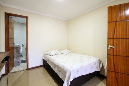 Casa de condomínio à venda com 200m², 4 quartos e 2 vagas Casa de condomínio à venda com 200m², 4 quartos e 2 vagasQuarto 4 suíte
