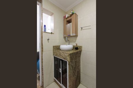 Casa de condomínio à venda com 200m², 4 quartos e 2 vagas Casa de condomínio à venda com 200m², 4 quartos e 2 vagasBanheiro de serviço