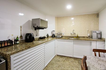 Casa de condomínio à venda com 200m², 4 quartos e 2 vagas Casa de condomínio à venda com 200m², 4 quartos e 2 vagasCozinha