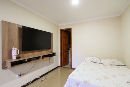Casa de condomínio à venda com 200m², 4 quartos e 2 vagas Casa de condomínio à venda com 200m², 4 quartos e 2 vagasQuarto 4 suíte