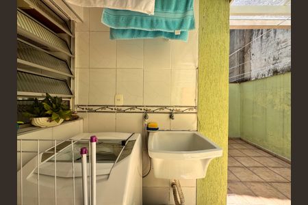 Apartamento à venda com 64m², 2 quartos e 2 vagas Apartamento à venda com 64m², 2 quartos e 2 vagasLavanderia