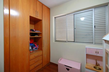 Apartamento à venda com 99m², 3 quartos e 3 vagasQuarto 2