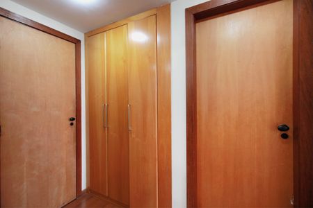 Apartamento à venda com 99m², 3 quartos e 3 vagasCorredor