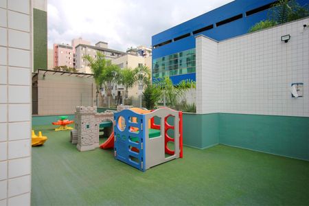 Apartamento à venda com 99m², 3 quartos e 3 vagasÁrea comum - Playground