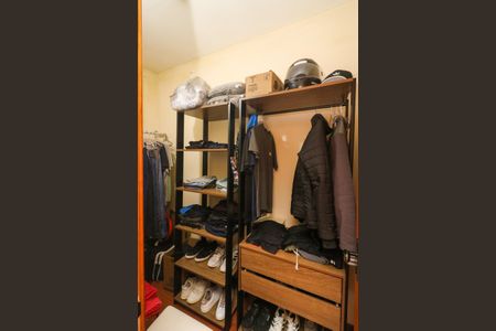 Apartamento à venda com 89m², 3 quartos e 1 vaga Apartamento à venda com 89m², 3 quartos e 1 vagaCloset da Suíte