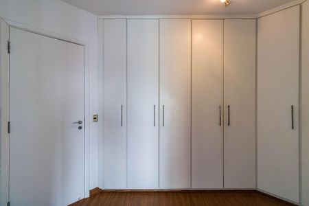 Apartamento para alugar com 245m², 4 quartos e 4 vagas Apartamento para alugar com 245m², 4 quartos e 4 vagasQuarto 4