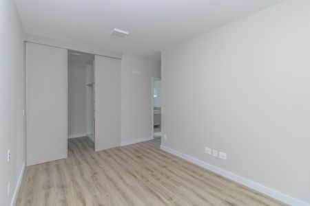 Apartamento à venda com 142m², 4 quartos e 3 vagasQuarto 4