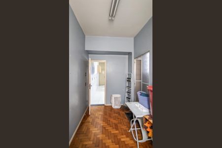 Apartamento à venda com 180m², 4 quartos e 1 vaga Apartamento à venda com 180m², 4 quartos e 1 vagaDespensa