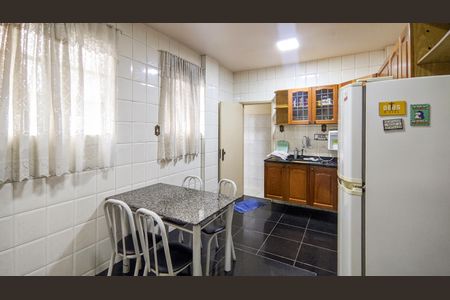 Apartamento à venda com 180m², 4 quartos e 1 vaga Apartamento à venda com 180m², 4 quartos e 1 vagaCozinha