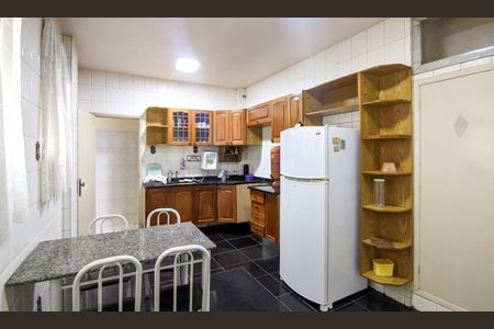 Apartamento à venda com 180m², 4 quartos e 1 vaga Apartamento à venda com 180m², 4 quartos e 1 vagaCozinha