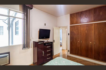 Apartamento à venda com 180m², 4 quartos e 1 vaga Apartamento à venda com 180m², 4 quartos e 1 vagaSuíte