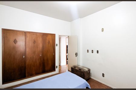 Apartamento à venda com 180m², 4 quartos e 1 vaga Apartamento à venda com 180m², 4 quartos e 1 vagaQuarto 3