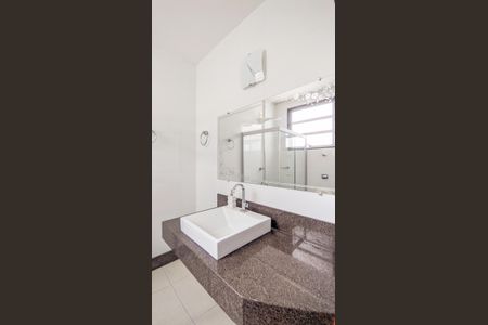 Apartamento à venda com 180m², 4 quartos e 1 vaga Apartamento à venda com 180m², 4 quartos e 1 vagaBanheiro da Suíte