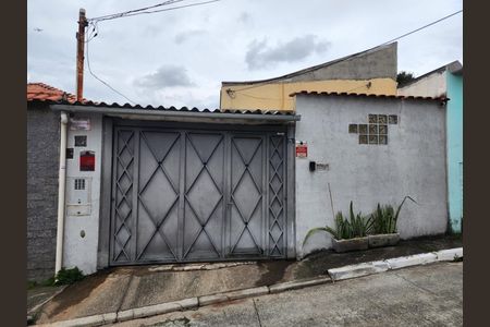 Casa à venda com 70m², 3 quartos e 4 vagas Casa à venda com 70m², 3 quartos e 4 vagasFachada