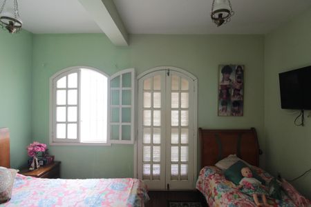 Casa à venda com 180m², 3 quartos e 2 vagasQuarto 1