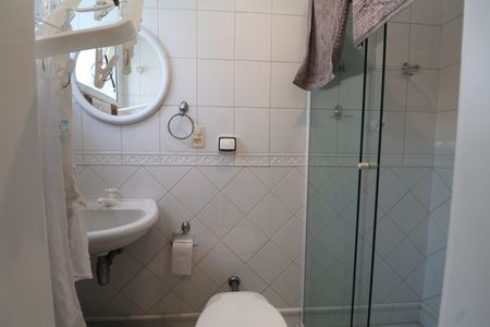Apartamento para alugar com 183m², 4 quartos e 2 vagas Apartamento para alugar com 183m², 4 quartos e 2 vagasBanheiro de serviço