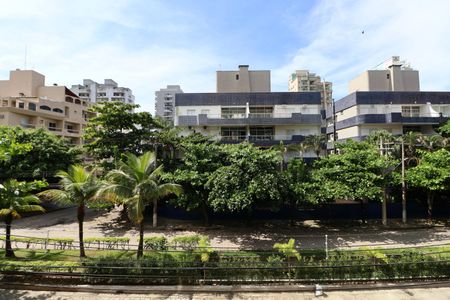 Apartamento para alugar com 183m², 4 quartos e 2 vagas Apartamento para alugar com 183m², 4 quartos e 2 vagasVista