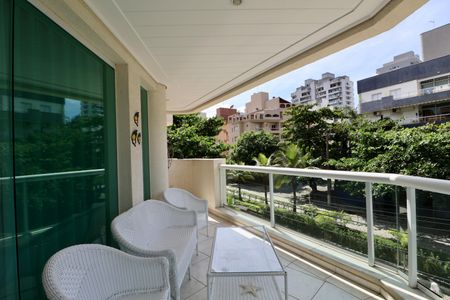 Apartamento para alugar com 183m², 4 quartos e 2 vagas Apartamento para alugar com 183m², 4 quartos e 2 vagasVaranda da Sala