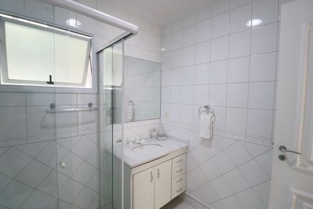 Apartamento para alugar com 183m², 4 quartos e 2 vagas Apartamento para alugar com 183m², 4 quartos e 2 vagasBanheiro Suíte 3