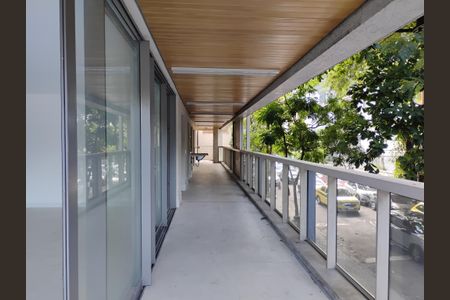 Apartamento à venda com 253m², 5 quartos e 2 vagas Apartamento à venda com 253m², 5 quartos e 2 vagasSala