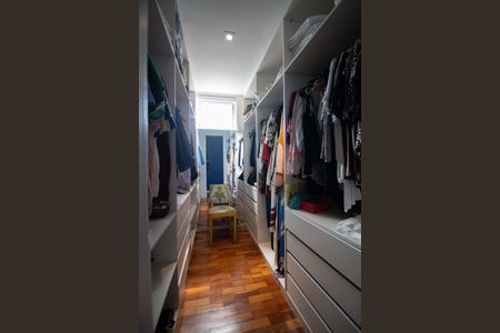 Apartamento à venda com 231m², 4 quartos e 3 vagasSuíte 2 - Closet