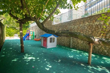 Apartamento à venda com 231m², 4 quartos e 3 vagasÁrea comum - Parque infantil